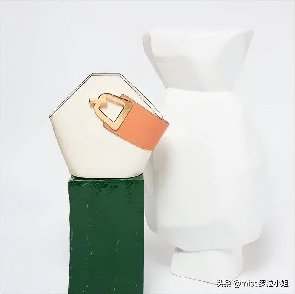 袁咏仪买名牌包包,袁咏仪同款小包