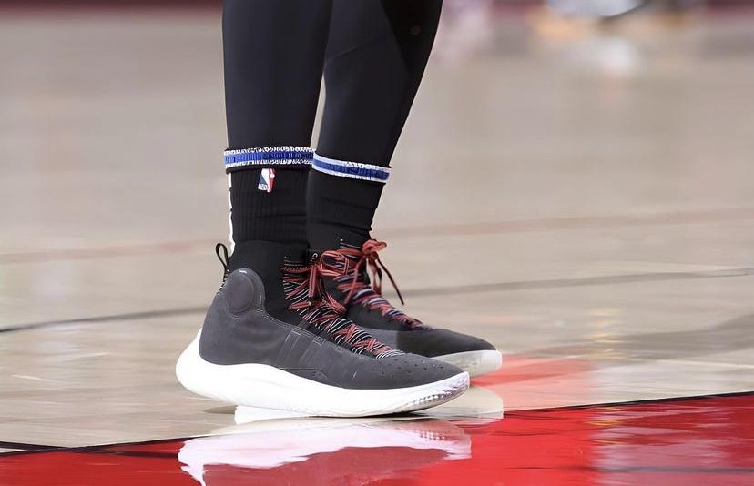 NBA球员上脚：德罗赞穿Kobe1，库里的Curry4有意思