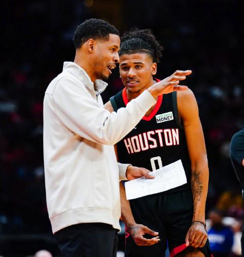 8分2板火箭加盟雷霆,有望加盟火箭的球员