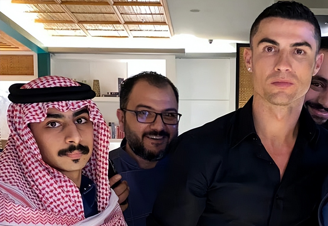 C罗伤情更新！踝关节仍肿胀，最大利好：骨头韧带未伤，拒绝休战