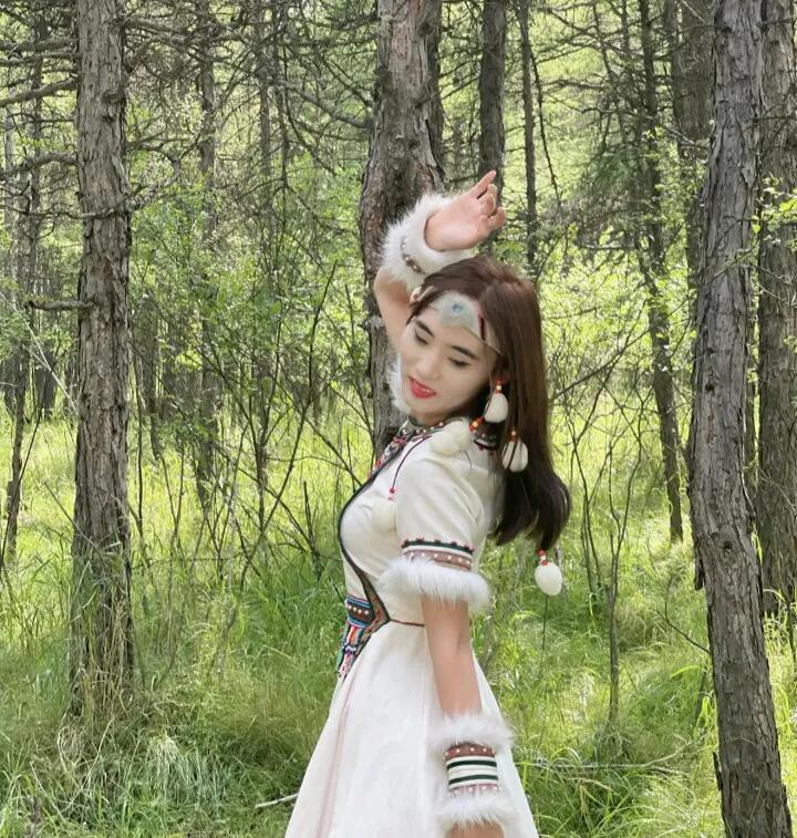 五十六个民族服饰傈僳族,五十六个民族代表服饰图片