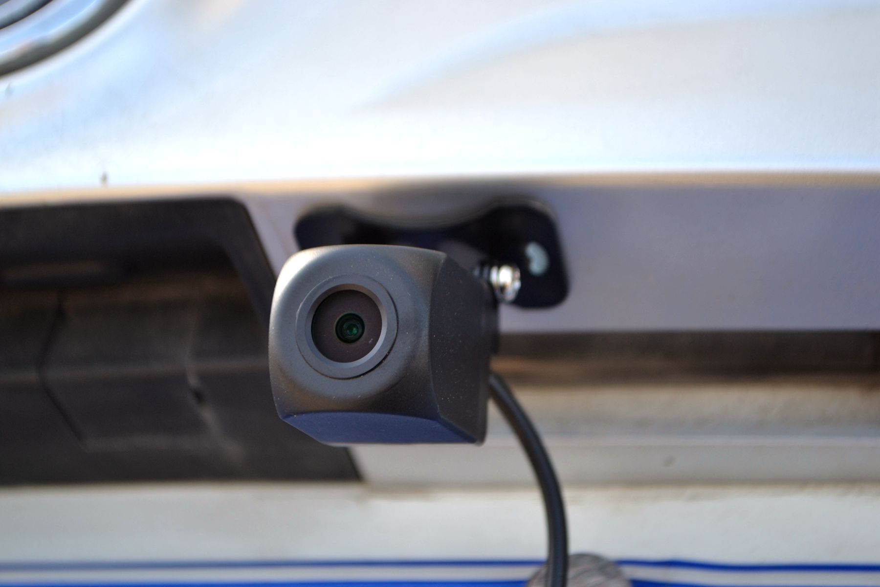 出乎意料！原来行车记录仪一直都装错了，老司机安装70迈聊聊真相