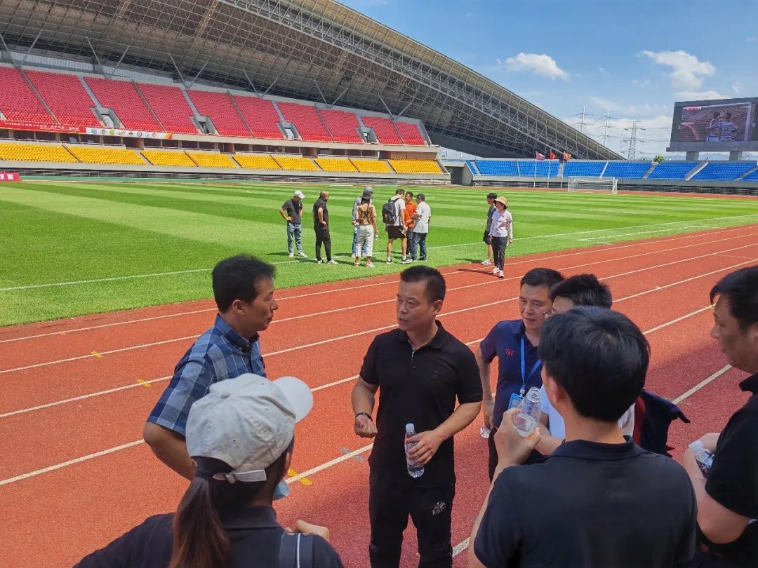 扛旗争先方面存在的差距,扛旗夺杯追赶超越