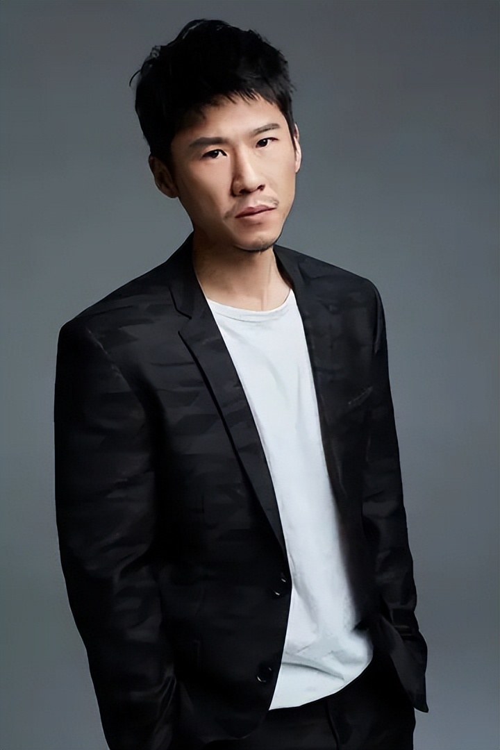 演员王骁与王馥荔,演员王骁是王馥荔的亲生儿子吗