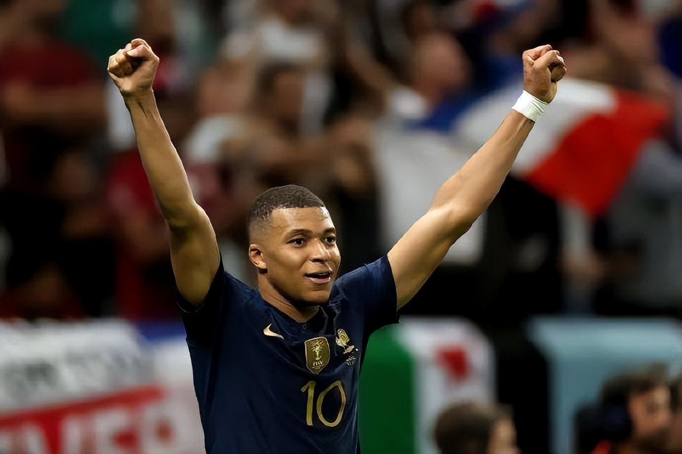 精彩至极的决战！梅西姆巴佩巅峰对决，一代球王就此登基！