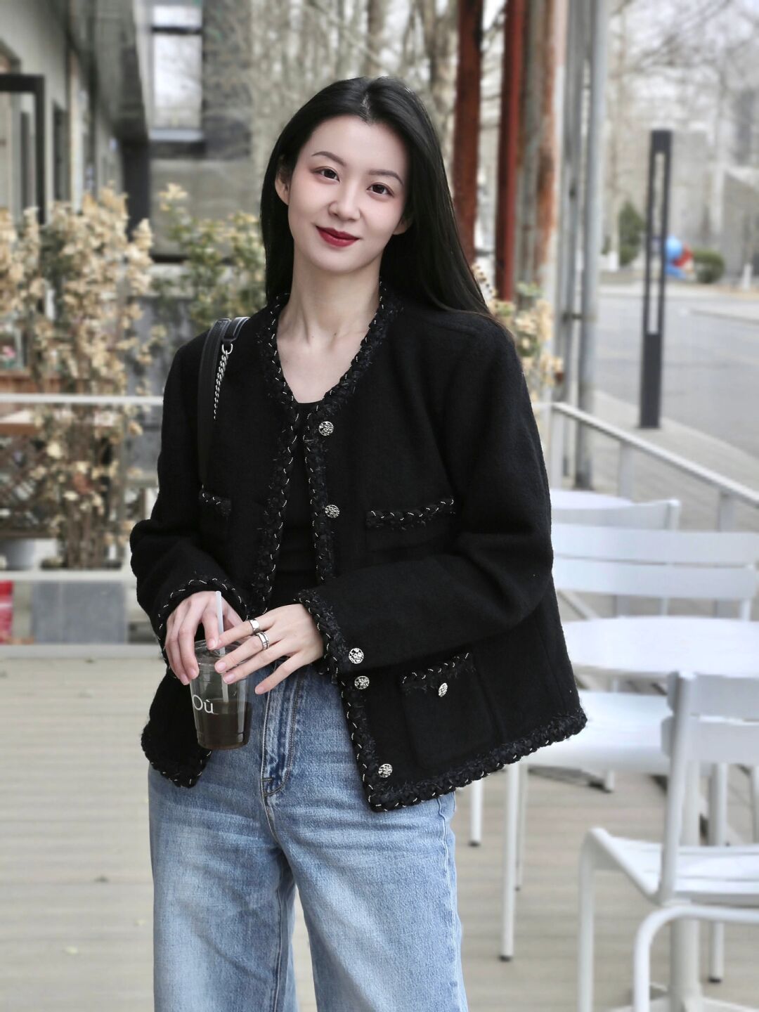 宽松牛仔裤搭配什么上衣春天,春天穿牛仔裤搭配什么衣服才好看