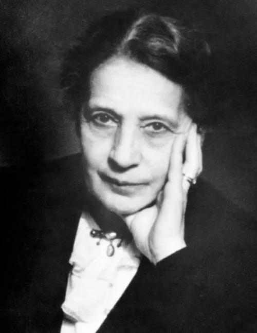 居里夫人说自信是一切成功的基石,居里夫人对科学执着吗