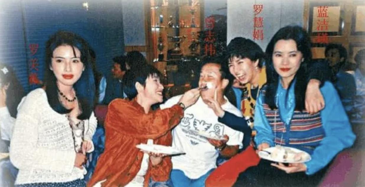 一个吴亦凡消失,无数个“吴亦凡们”被曝光,是娱乐圈的“悲哀”