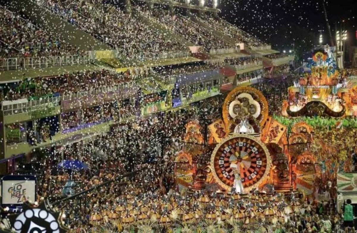 巴西狂欢节有多“开放”？全民“裸奔”，政府呼吁民众克制天性！