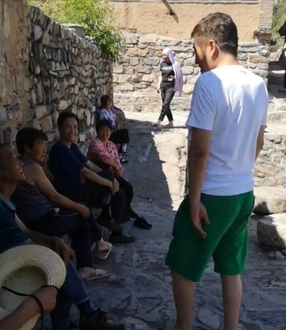 10位港星内地定居,10位定居内地的过气港星