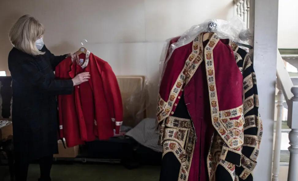 美女富豪嫁给农村小伙,美女富豪嫁给穷小伙