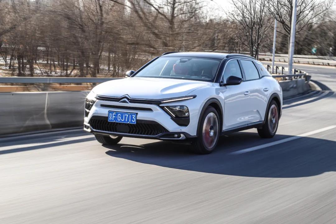 凡尔赛c5x性价比最高车型,凡尔赛c5x低配多少落地