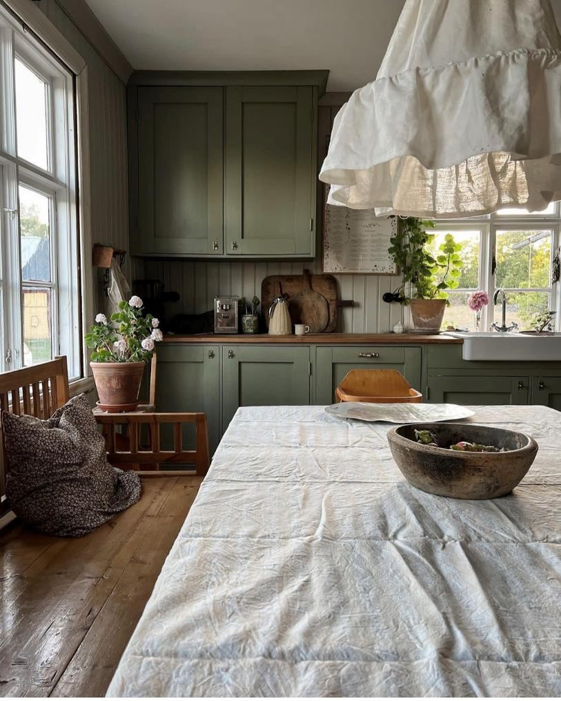 30岁她买下祖辈住过的百年老房，精心而朴素布置后，重新焕发光彩