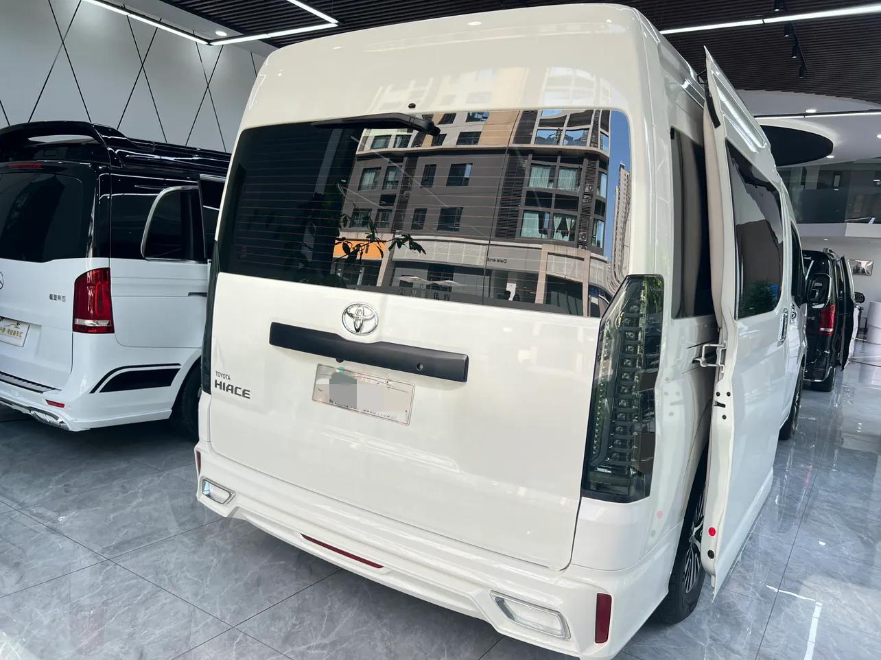 新款丰田海狮七座空间大动力强劲,蓝牌丰田海狮9座