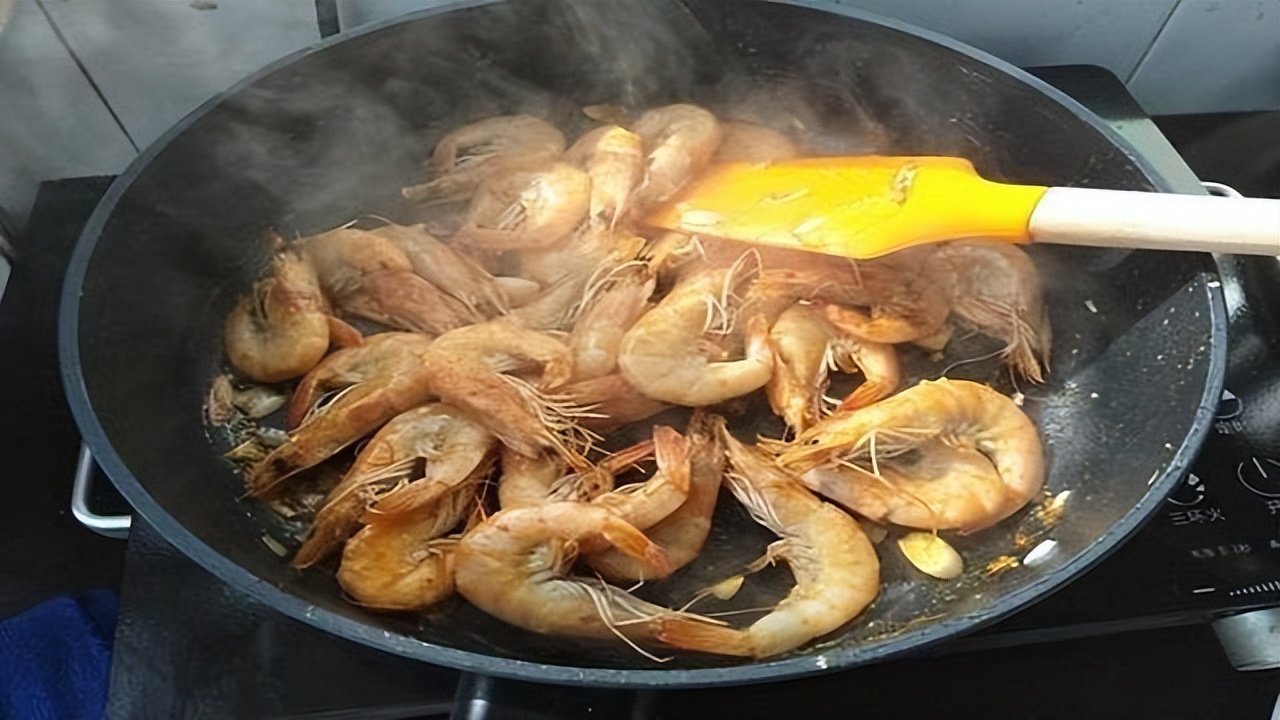 虾背上的黑线到底能不能吃,虾后面的黑线可以吃吗