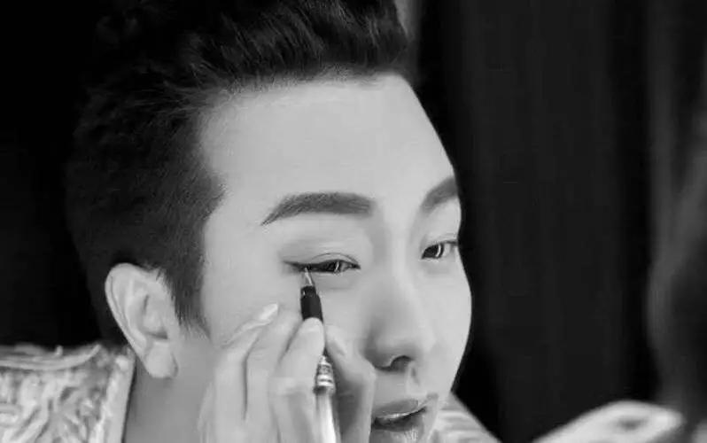 李玉刚经历过哪些事,李玉刚经历了什么