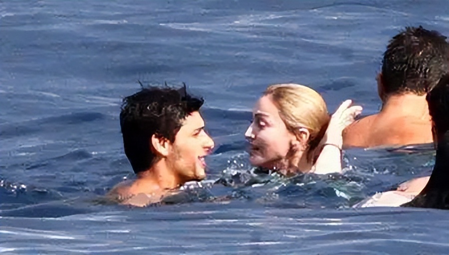 知名女星被爆性侵 (女明星偷情事件)