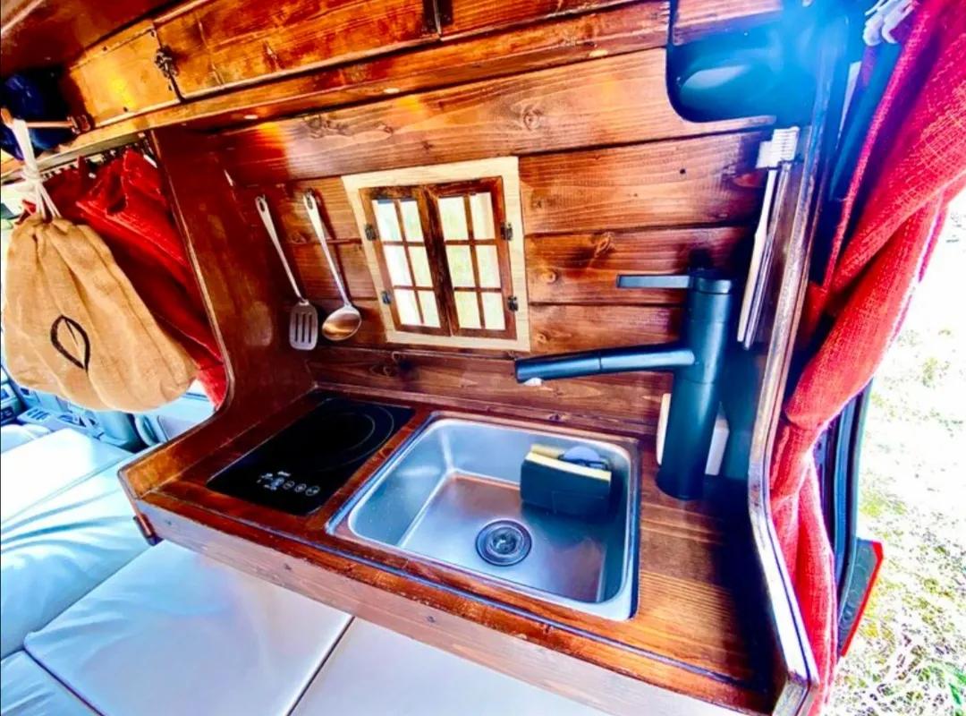 1万左右二手车最佳改房车推荐,开房车环游日本