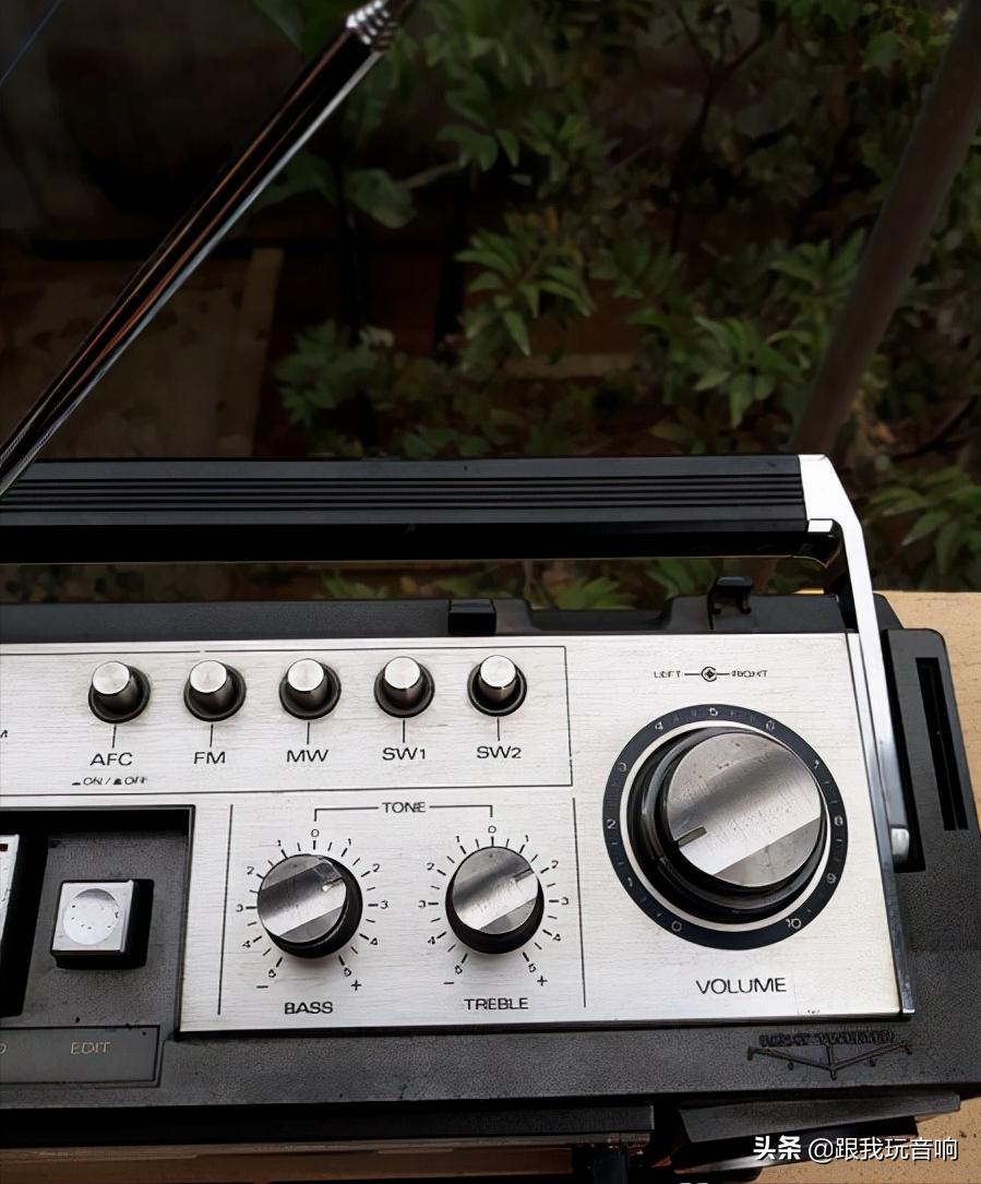 三洋sanyo4波段收音机，单卡带四喇叭收录机音响M9994