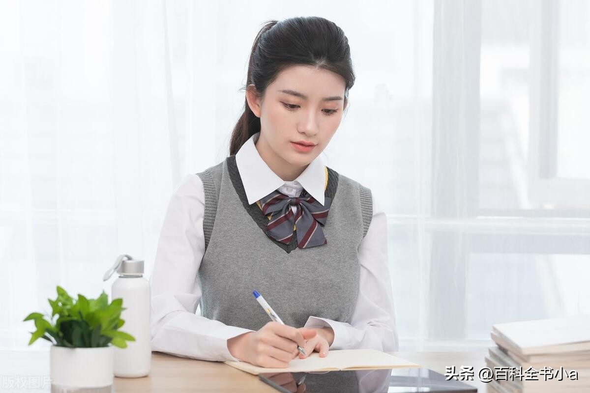 In和On的用法区别：细致解析两者在英语中的应用