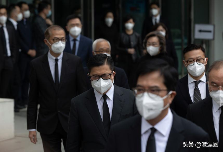 近万香港人排队悼念江爷爷！这一幕感动全国