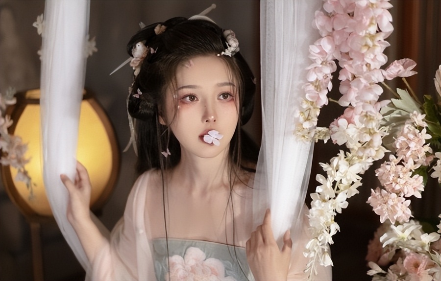 超好看的游戏竞技小说,游戏三部曲书籍