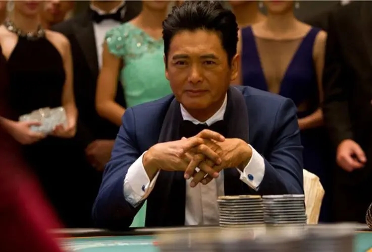 澳门风云3周润发赌神精彩片段,澳门风云周润发为什么疯疯癫癫