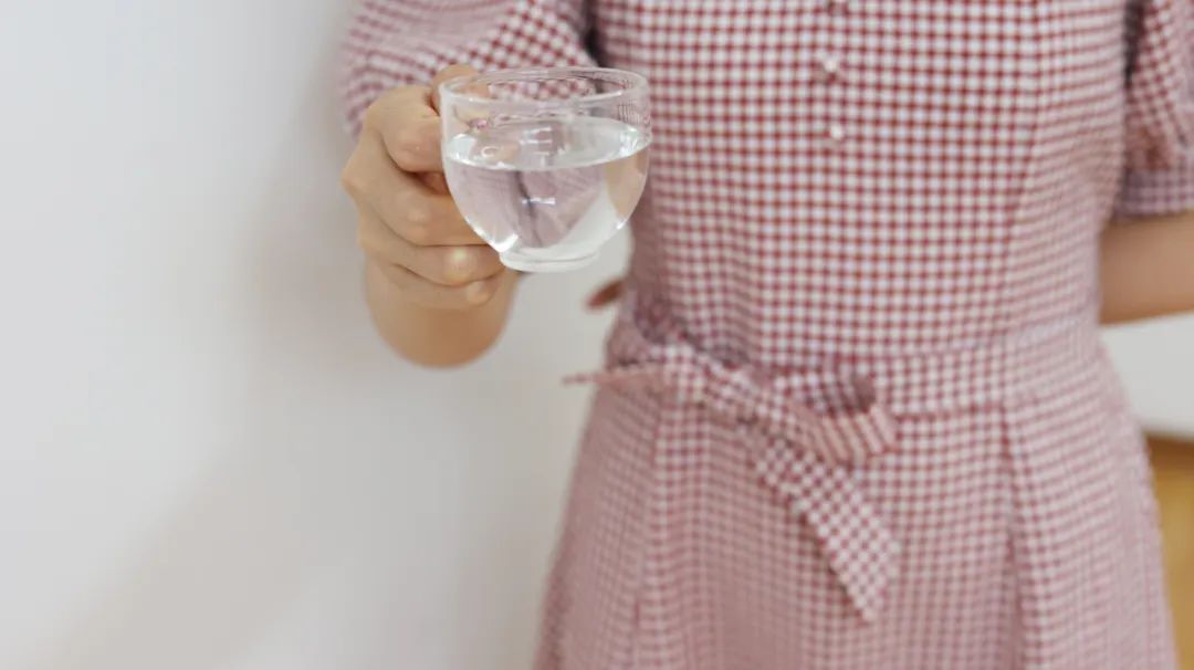 睡觉打呼噜神奇止鼾妙招,睡觉止鼾几个小动作