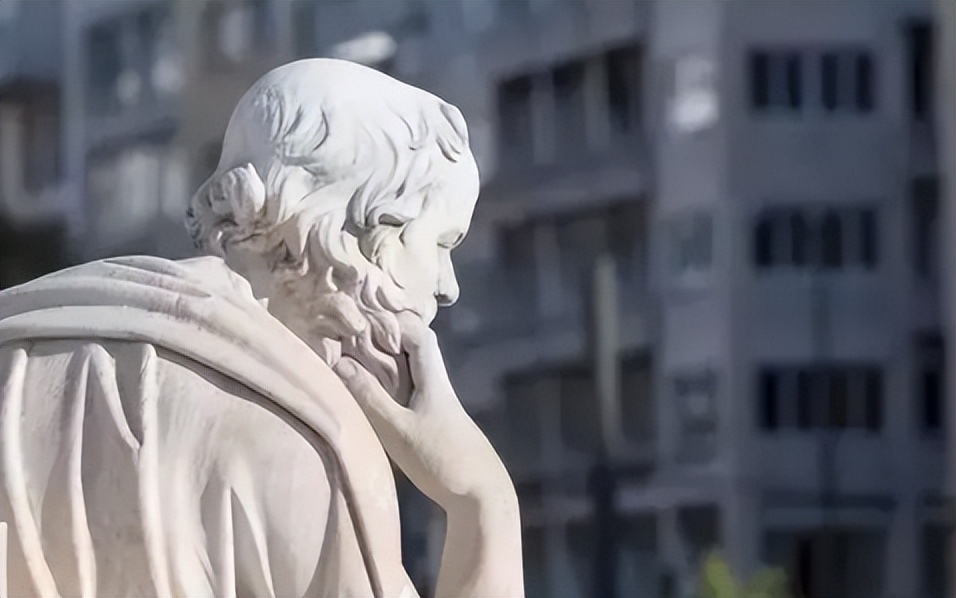 通过研究外推思想，沈清松教授，是如何解释外推与张力关系的？