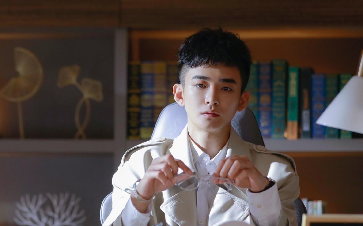 一口气放完全集，当晚霸占飙升榜宝座，国产新剧连刷12集收不住