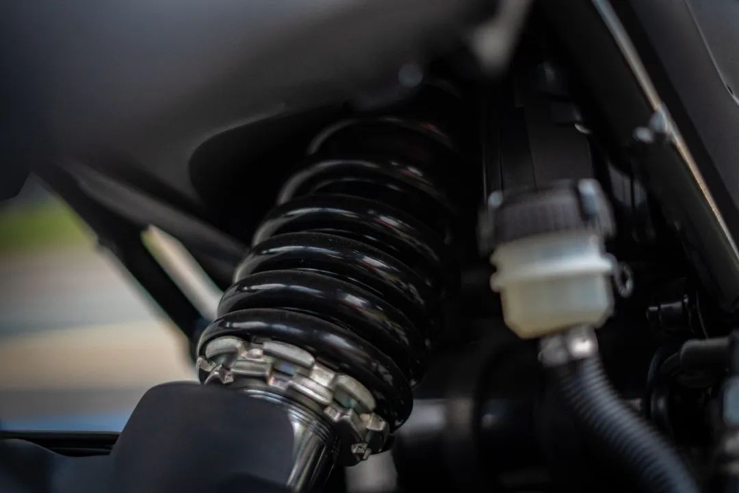 qjmotor赛250细节展示,qjmotor赛250值得买吗