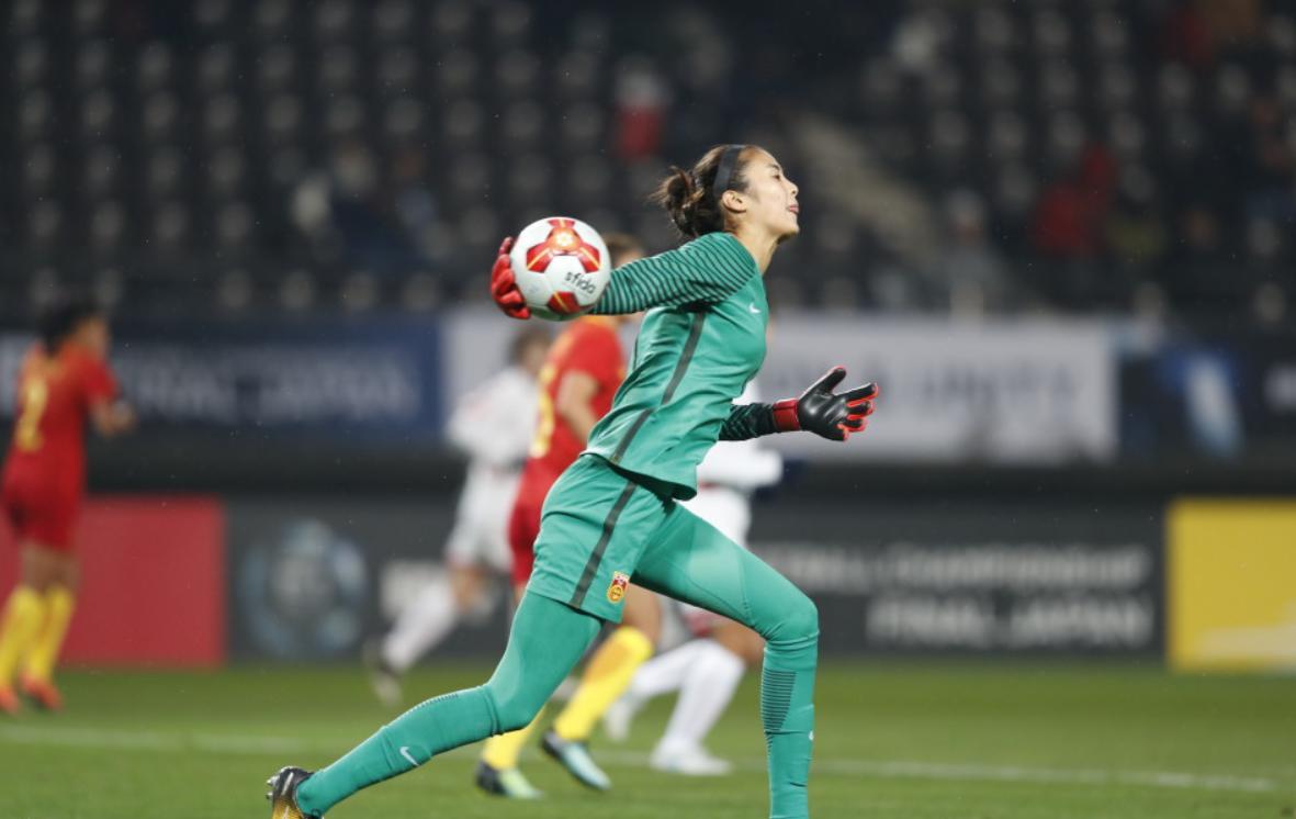 赵丽娜退役当网红,中国女足门将赵丽娜退役