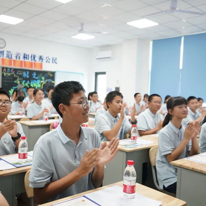 如何成为更好的自己？新世纪光华，卓雅少年，育“渐”成长