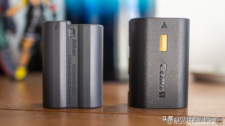 买尼康z6ii还是z5,尼康z6ii和佳能r6