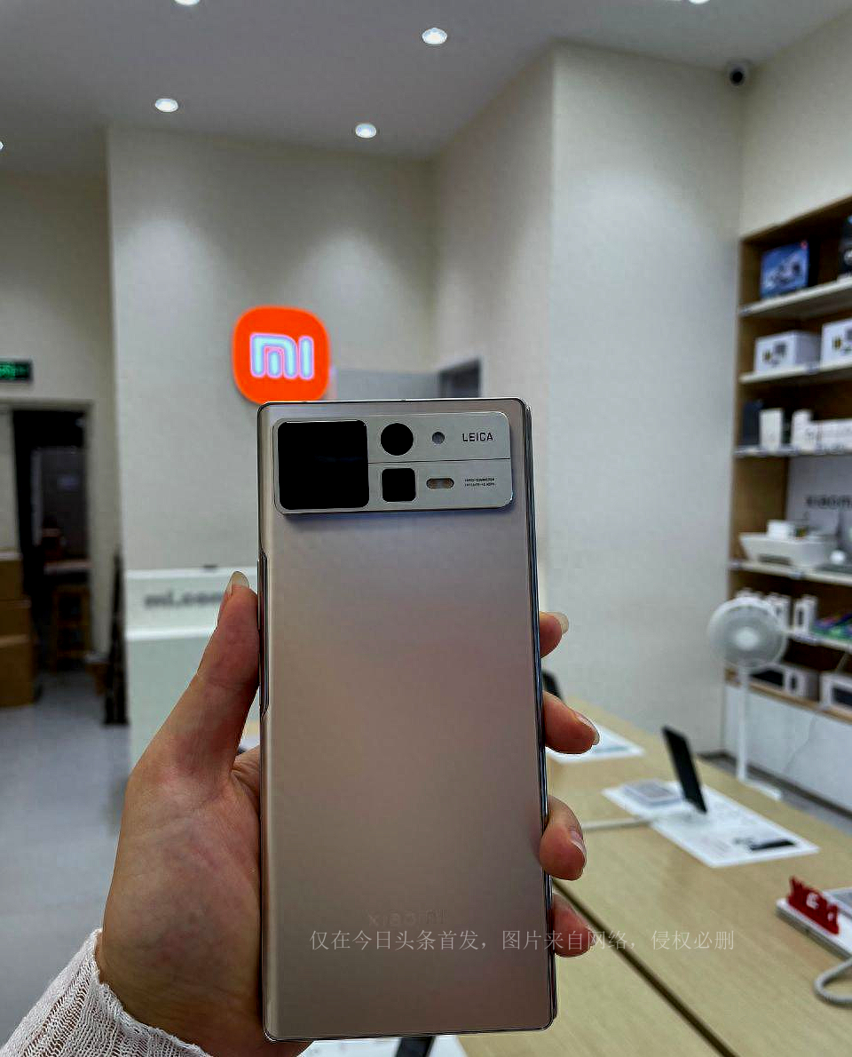 小米MIXFold2上手测评：8999元的价格到底值不值这个价钱？