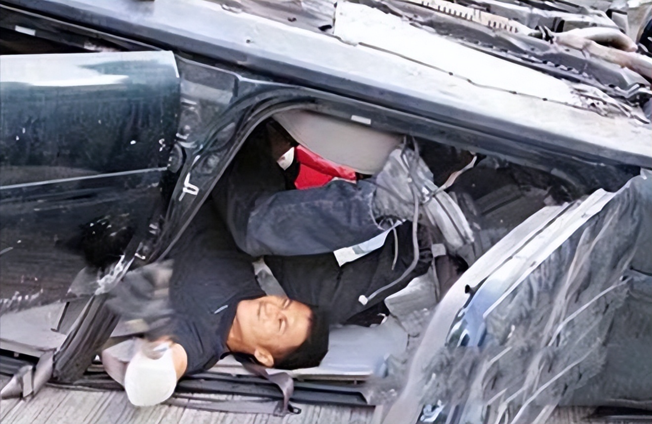 王菲和谢霆锋二人差几岁,王菲和谢霆锋以前结过婚吗