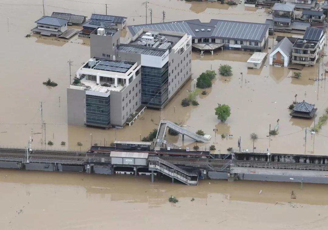 27日报应降临东京，千万人在劫难逃，日本民众惊诧不已：从未见过