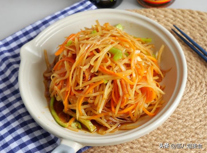 夏天到了教你做一道爽口的凉拌菜,给大家推荐一道夏季爽口凉拌菜