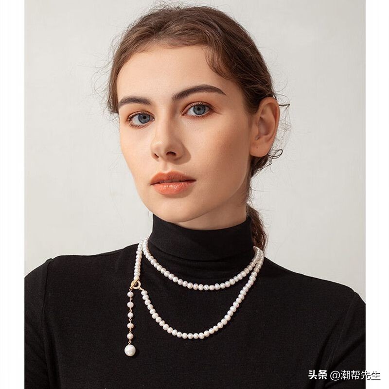 怎么戴珍珠显得不老气,穿什么衣服搭配珍珠更显高级