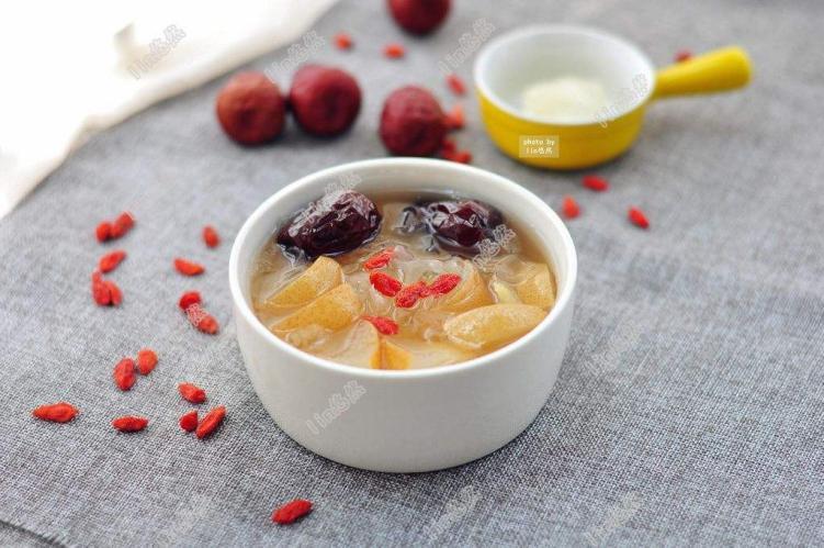 银耳怎么做润肺效果好,银耳怎样吃养肺