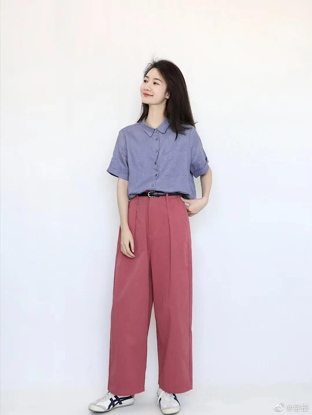 夏天怎么搭配衣服的颜色最显温柔,夏季蓝色外搭里面穿什么颜色好看