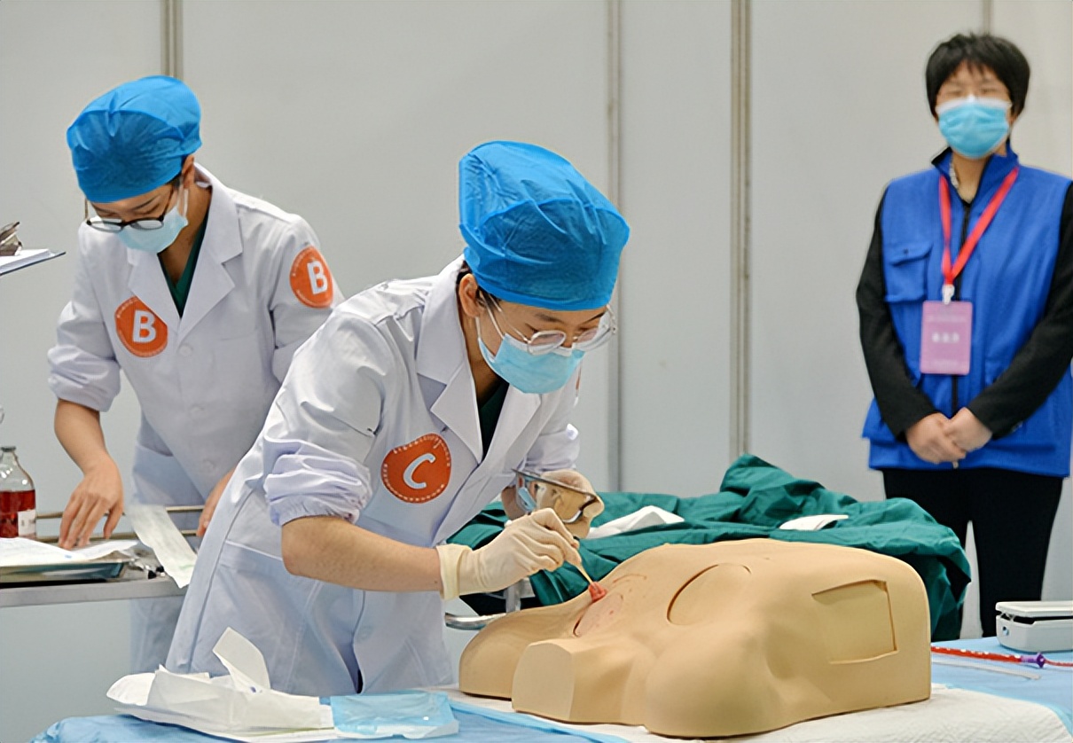 医学类最热门的十大高考专业,2023高考专项临床专业哪些学校好