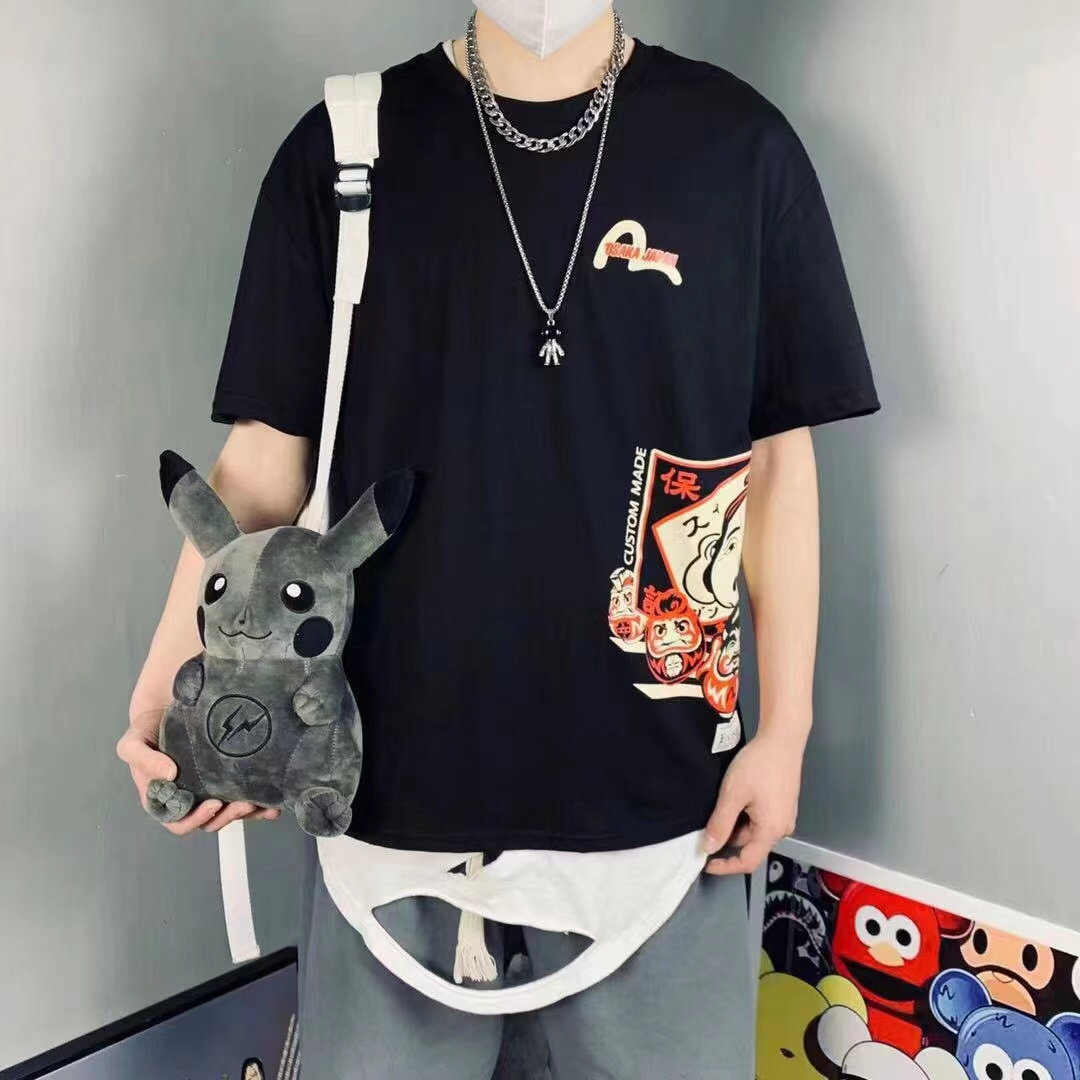 Evisu达摩印花短袖T恤这件T恤的侧面印花生动地勾勒出达摩图案