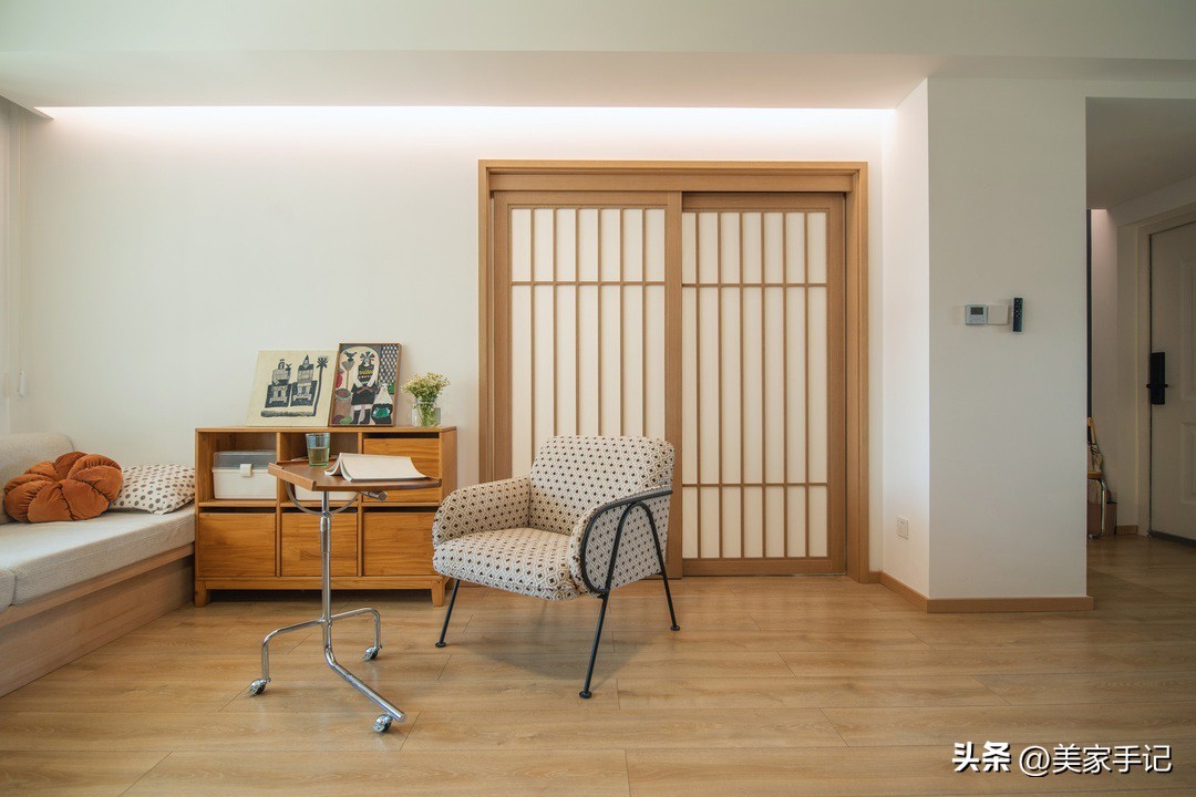 山东夫妻家中的高级场面：坚持不买沙发、茶几，入住反而实用顺心