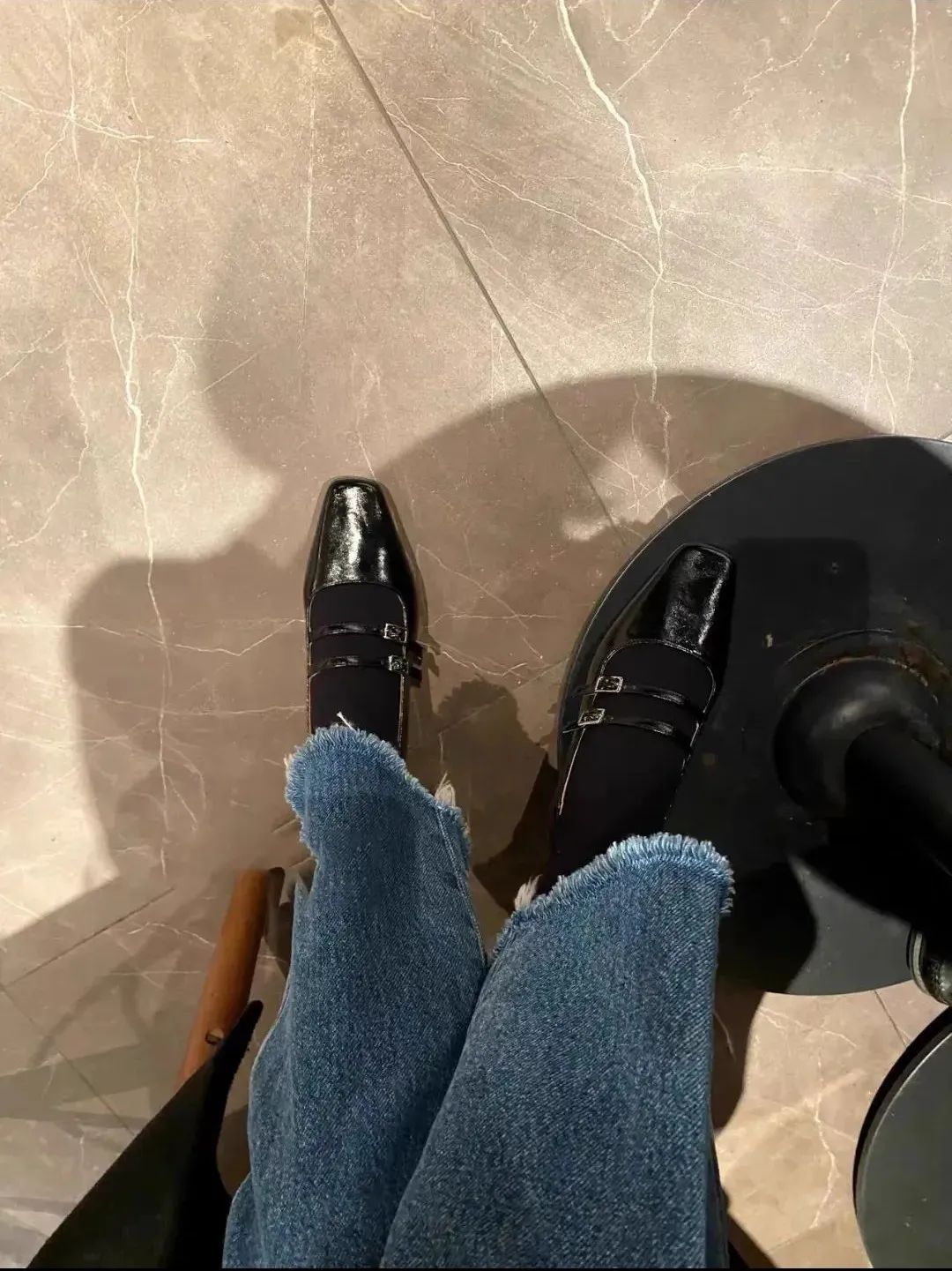 适合穿裙子的运动鞋牌子和款式,夏天穿什么鞋好看又显身材