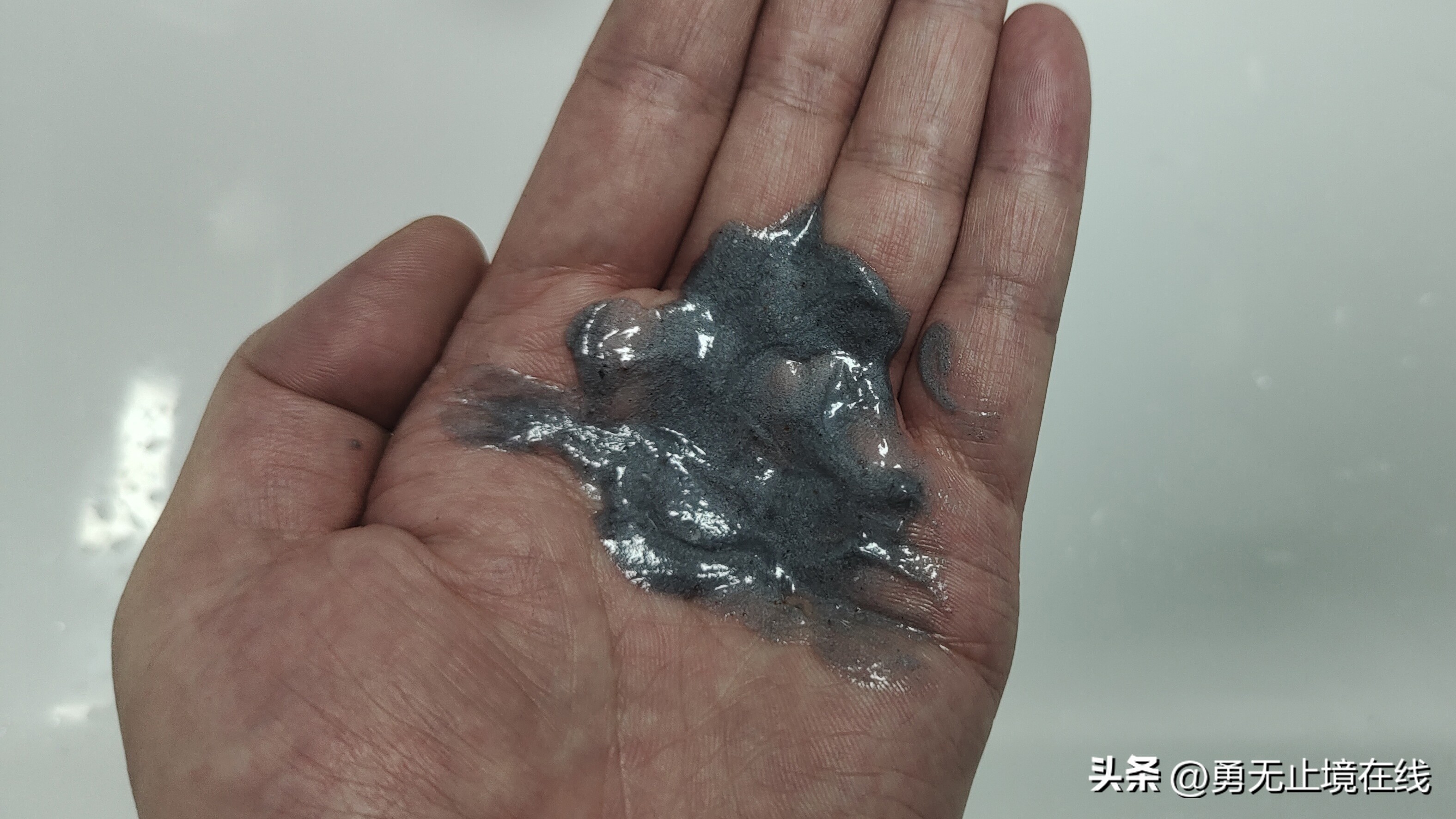 览邦重磅旗舰款净肤磨砂洁面乳，创新黑科技备受追捧，堪称洗面王