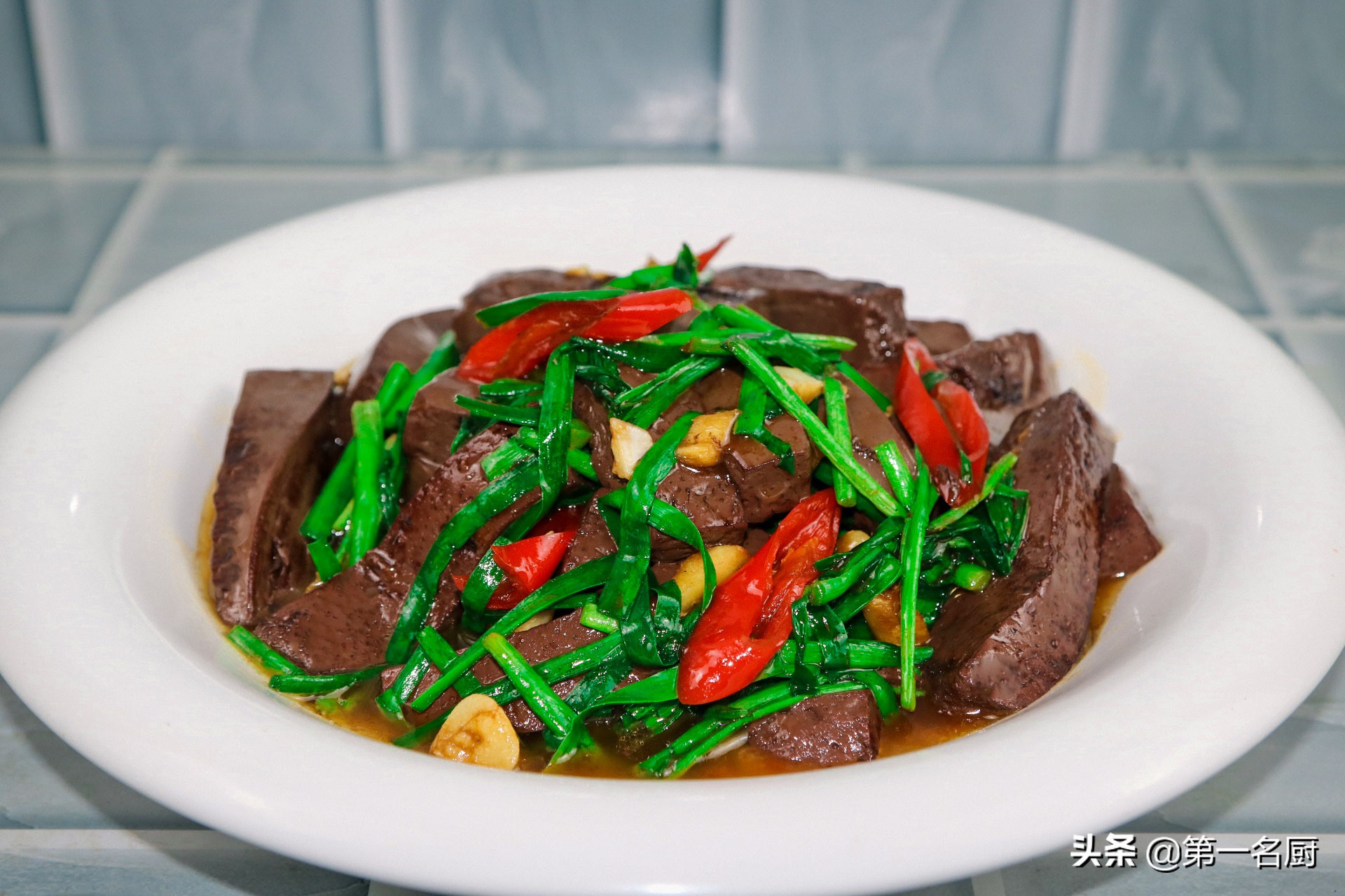 男人在生活中吃什么会更健康,建议男人别太节俭多吃这5种食物