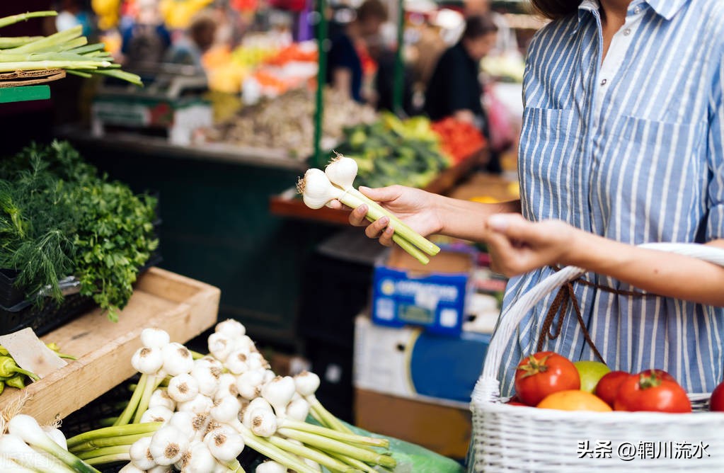 婚姻就是在买刀的路上买菜,婚姻就是吵完架出门买菜