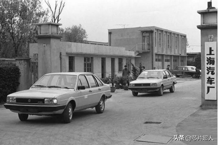 车中看球，汽车真需要这么多屏？