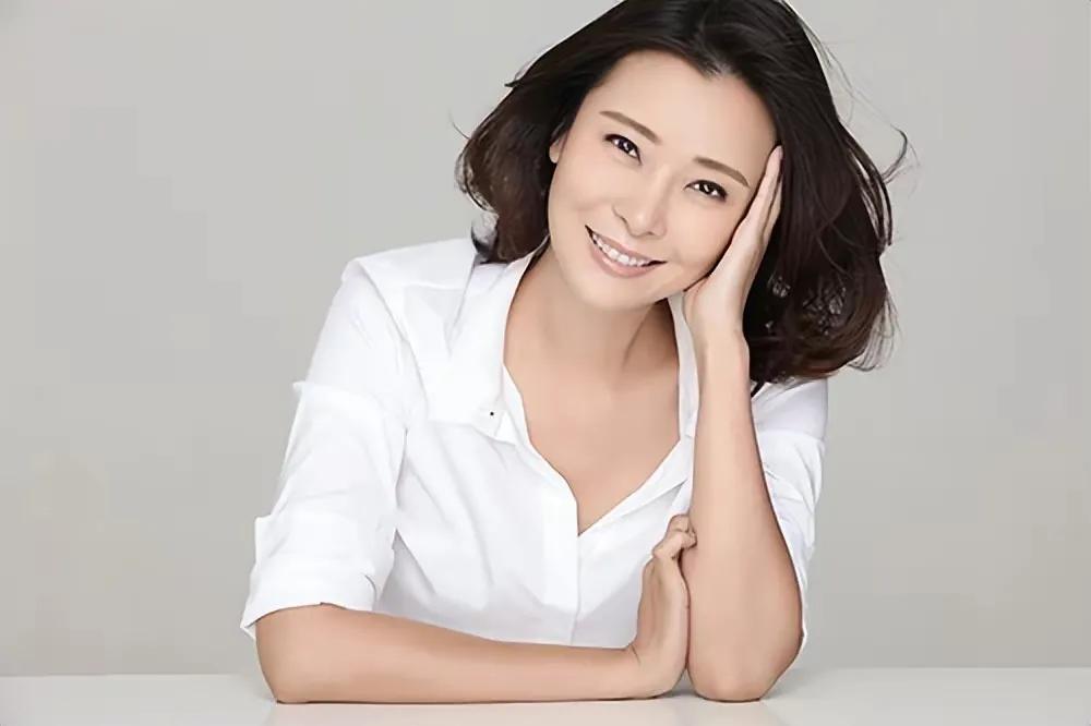 柯蓝和黄志忠因为哪部剧传出绯闻,49岁柯蓝谈情感合集